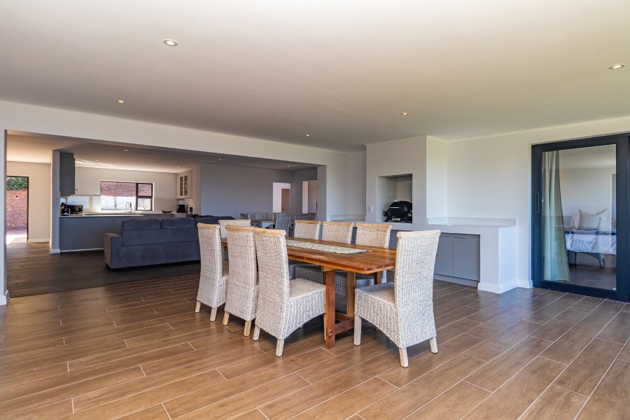 4 Bedroom Property for Sale in The Hill Western Cape